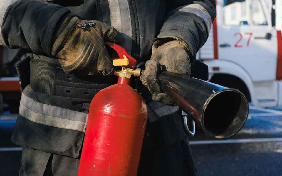 Portable Aerosol Fire Extinguishing Device